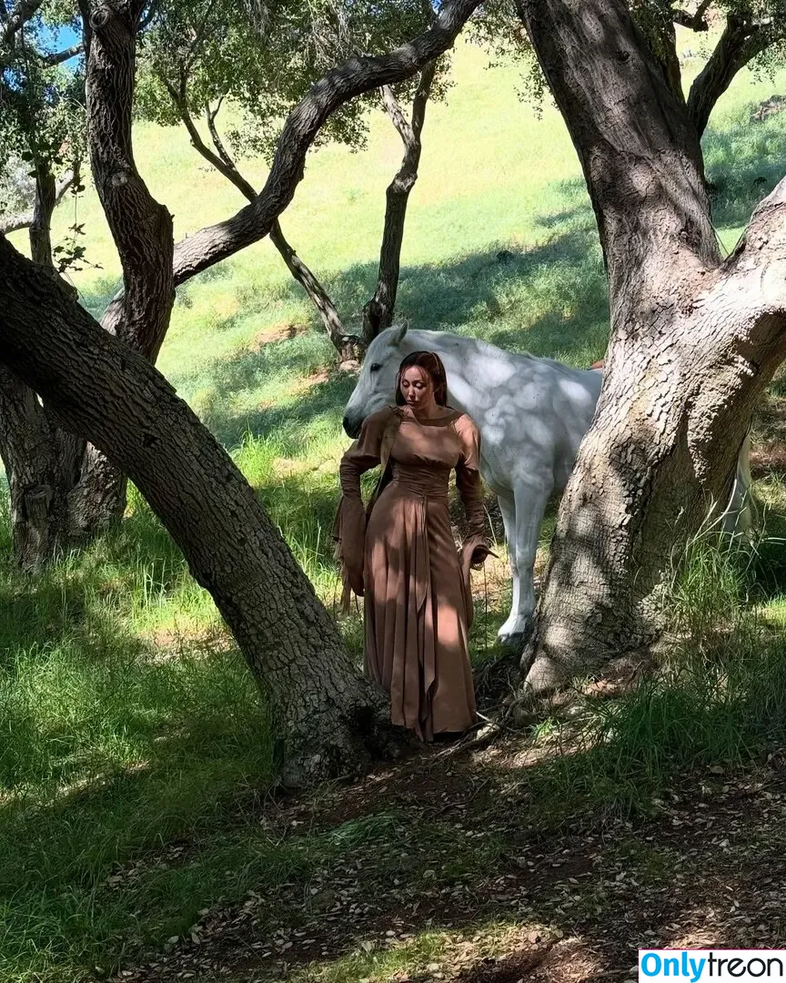 Noah Cyrus nude photo #1028 (noahcyrus)