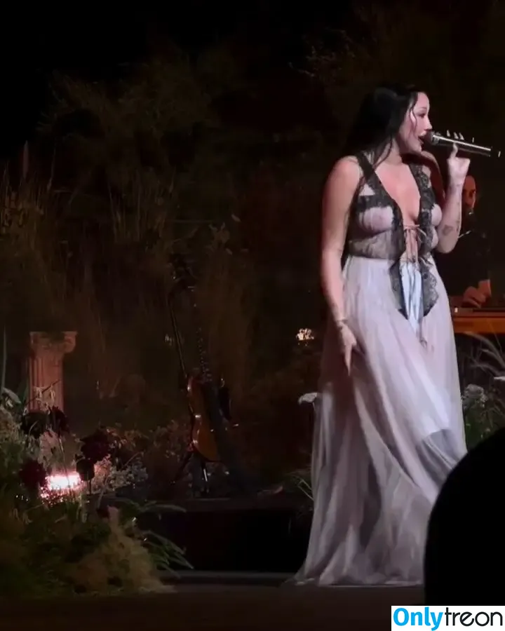 Noah Cyrus nude photo #1036 (noahcyrus)
