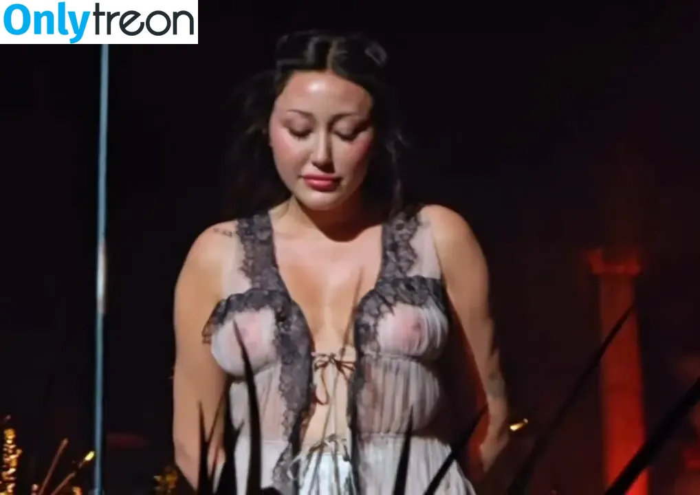 Noah Cyrus nude photo #1039 (noahcyrus)