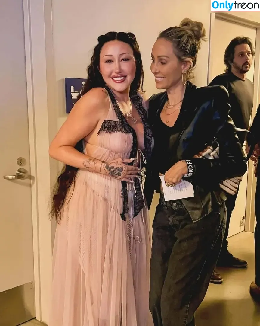 Noah Cyrus nude photo #1048 (noahcyrus)