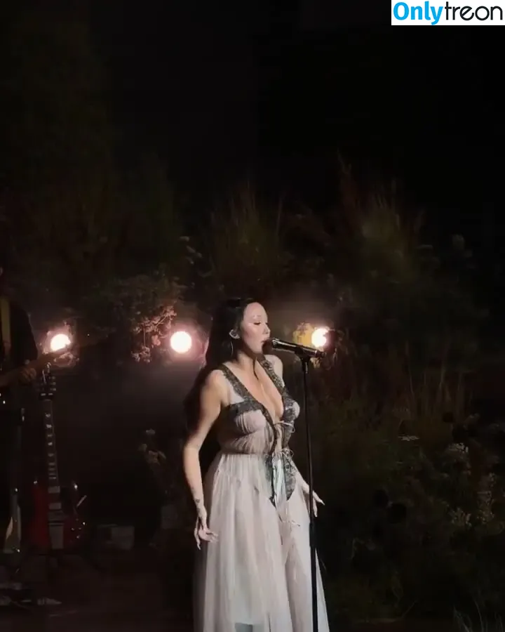 Noah Cyrus nude photo #1051 (noahcyrus)