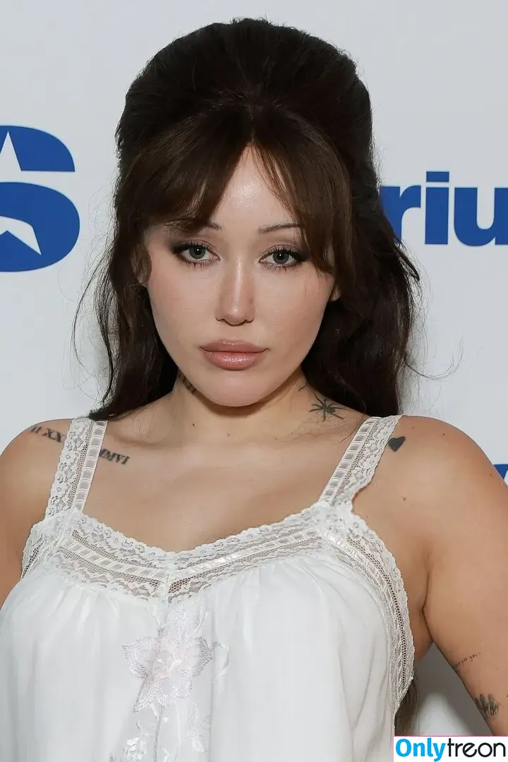 Noah Cyrus nude photo #1068 (noahcyrus)
