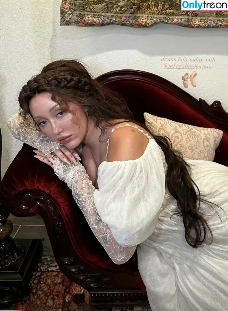Noah Cyrus nude photo #1086 (noahcyrus)