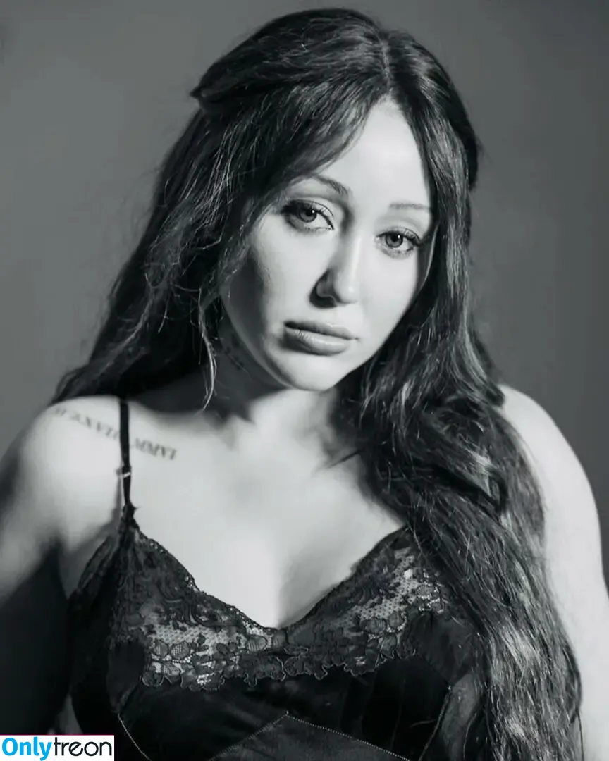 Noah Cyrus nude photo #1092 (noahcyrus)