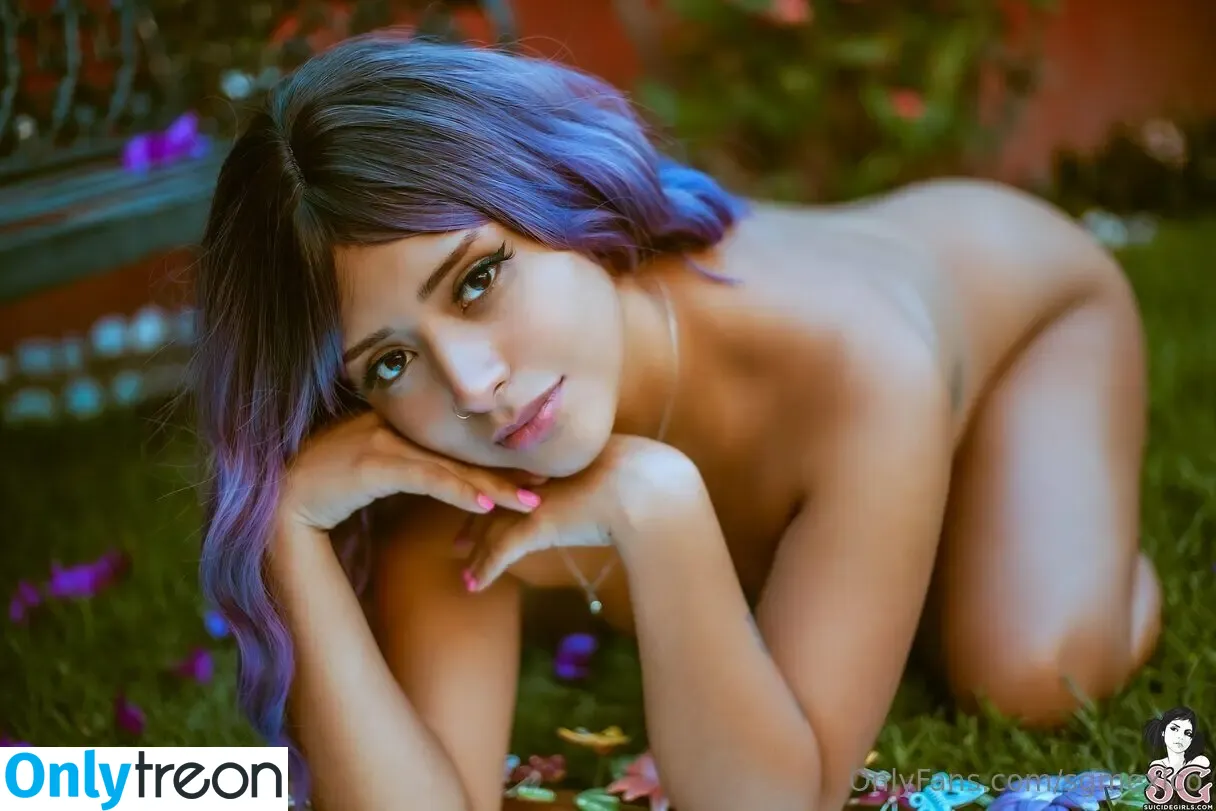 Noapetit nude photo #0003 (Noapetit)