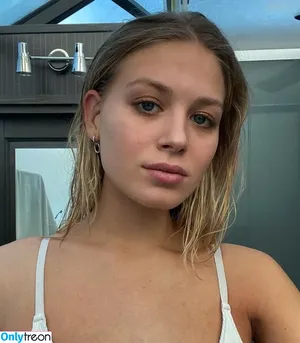 Noemi Peschel / noemi.psl nude photo #0071