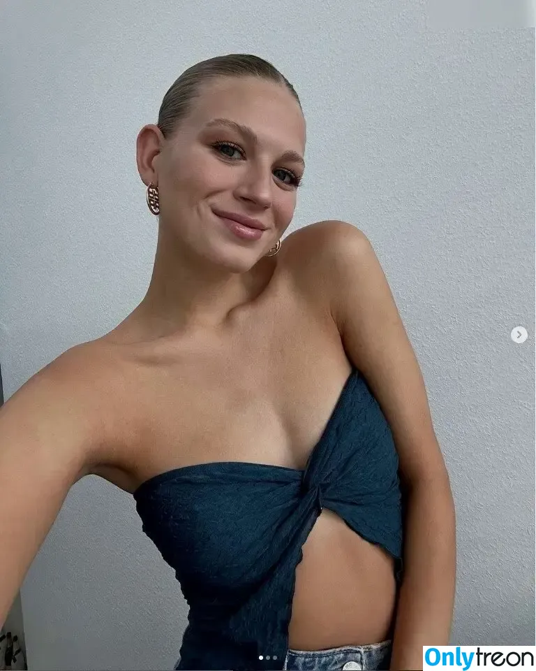 Noemi Peschel nude photo #0042 (noemi.psl)