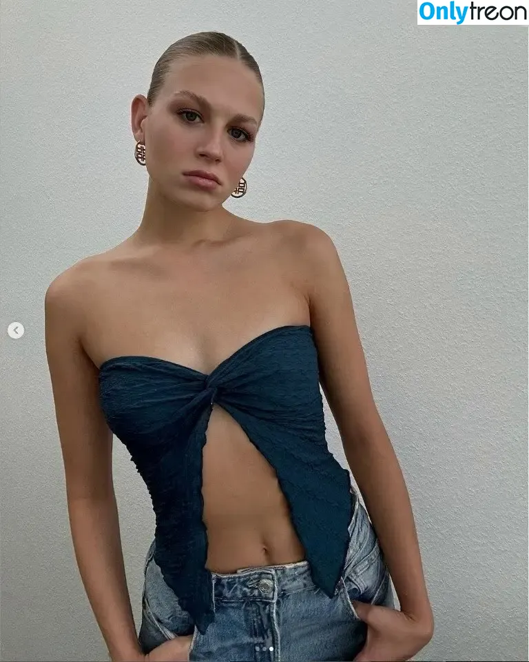 Noemi Peschel nude photo #0044 (noemi.psl)