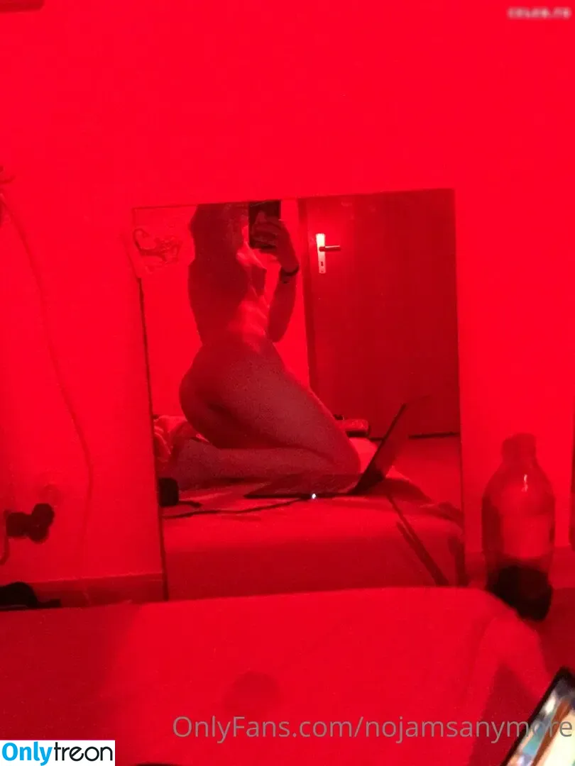 nojamsanymore nude photo #0111 (rainbowcrumb)