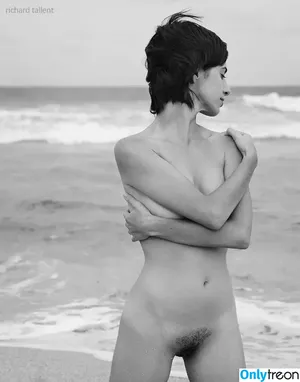  nude photo #0004