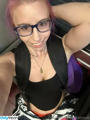  nude photo #0002