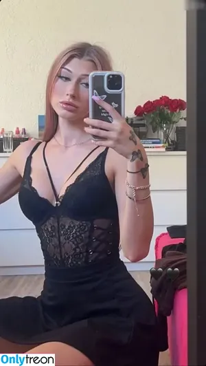  nude photo #0001