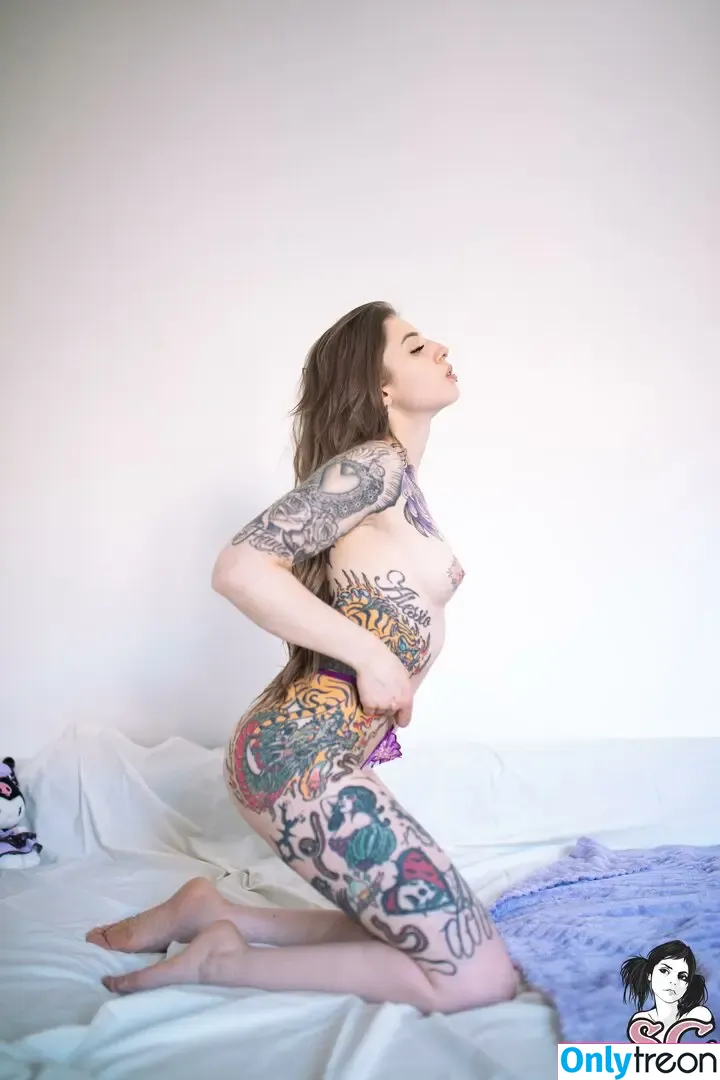 NOTMYREALNAME nude photo #0013 (LADY MOON / arel.notmyrealname)