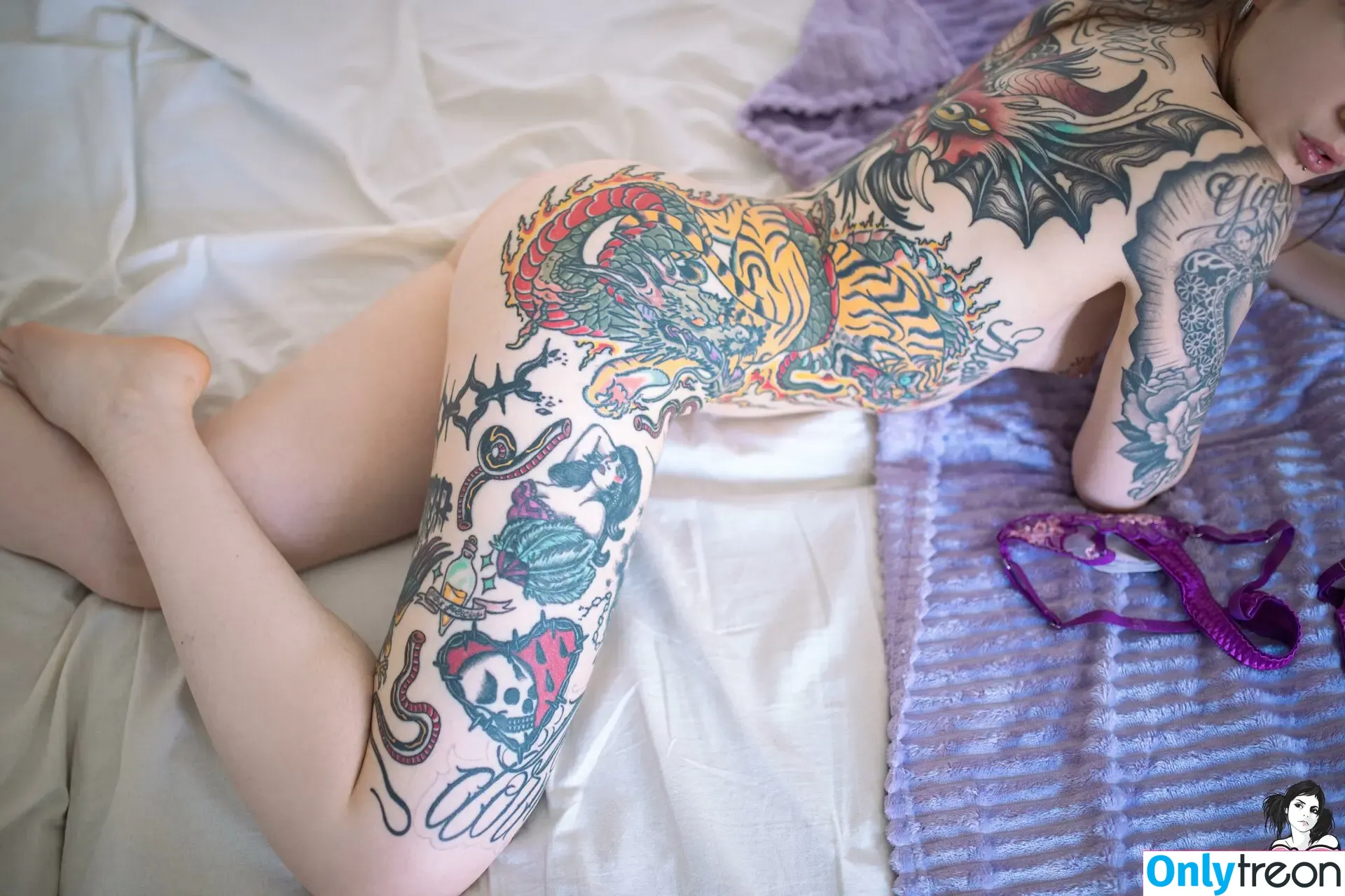 NOTMYREALNAME nude photo #0021 (LADY MOON / arel.notmyrealname)