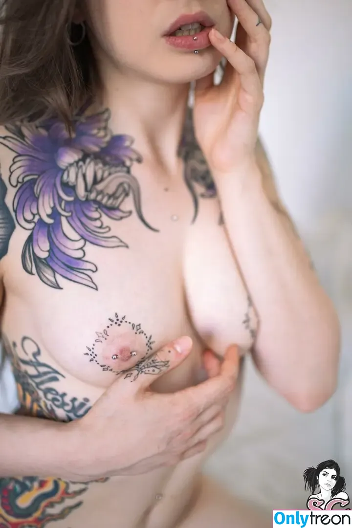 NOTMYREALNAME nude photo #0044 (LADY MOON / arel.notmyrealname)