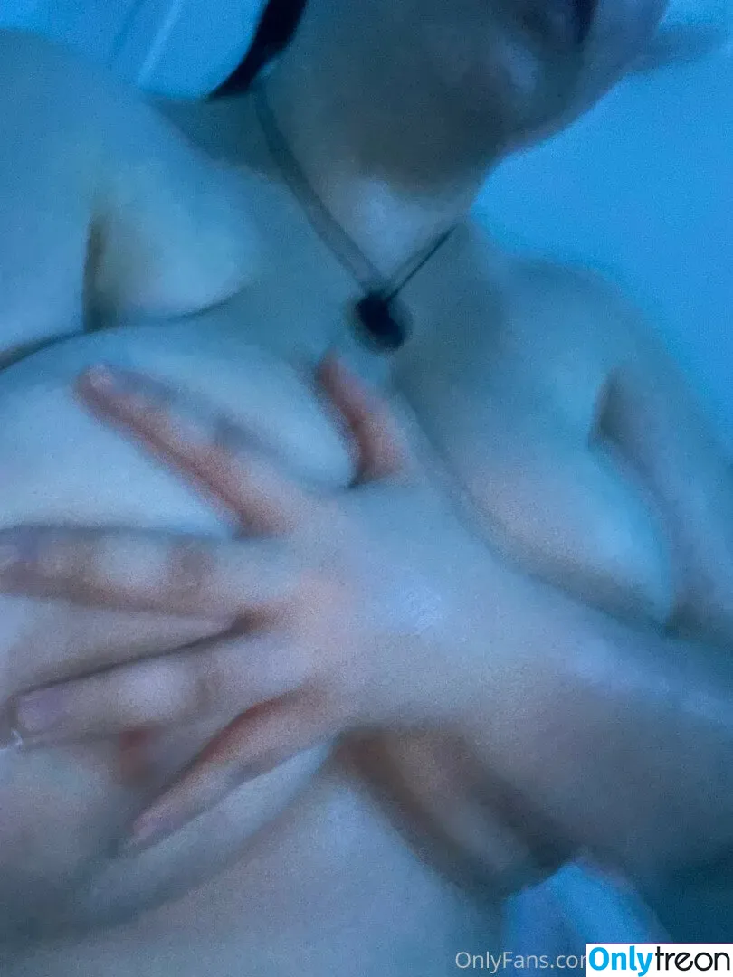 Novacurves nude photo #0043 (CassanovaCurves / nova.curves)