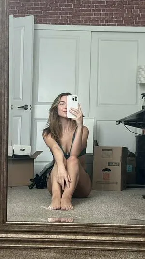 Novaleesi nude photo #0108