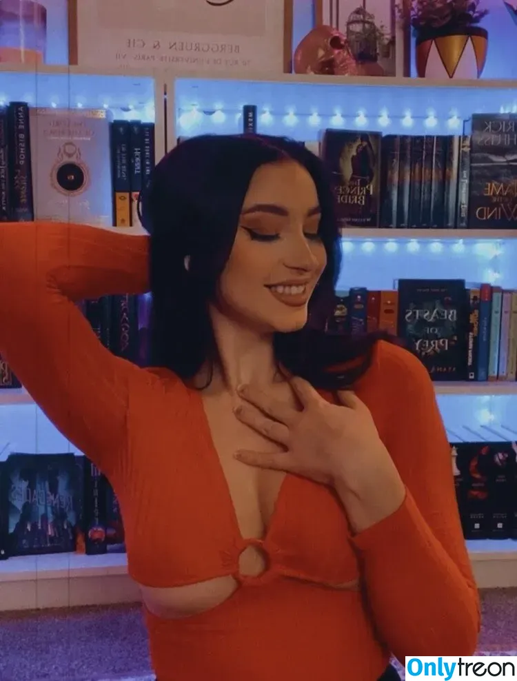 Novaleesi nude photo #0030 (Novaleesi)