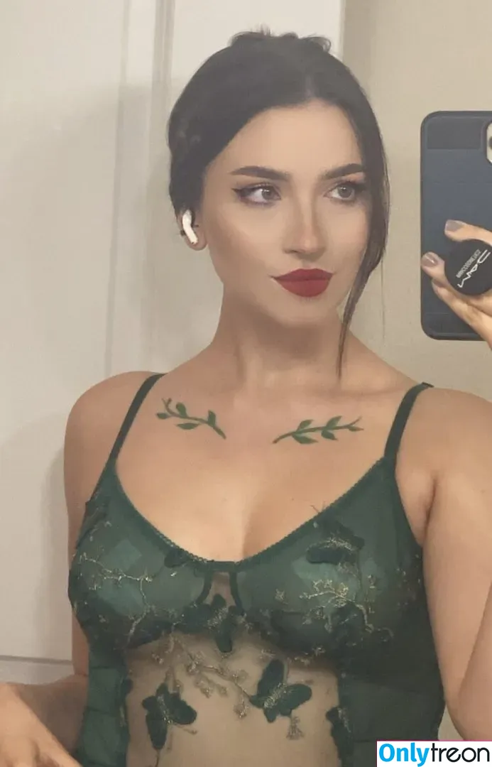 Novaleesi nude photo #0040 (Novaleesi)