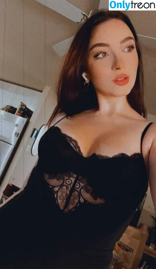 Novaleesi nude photo #0088 (Novaleesi)