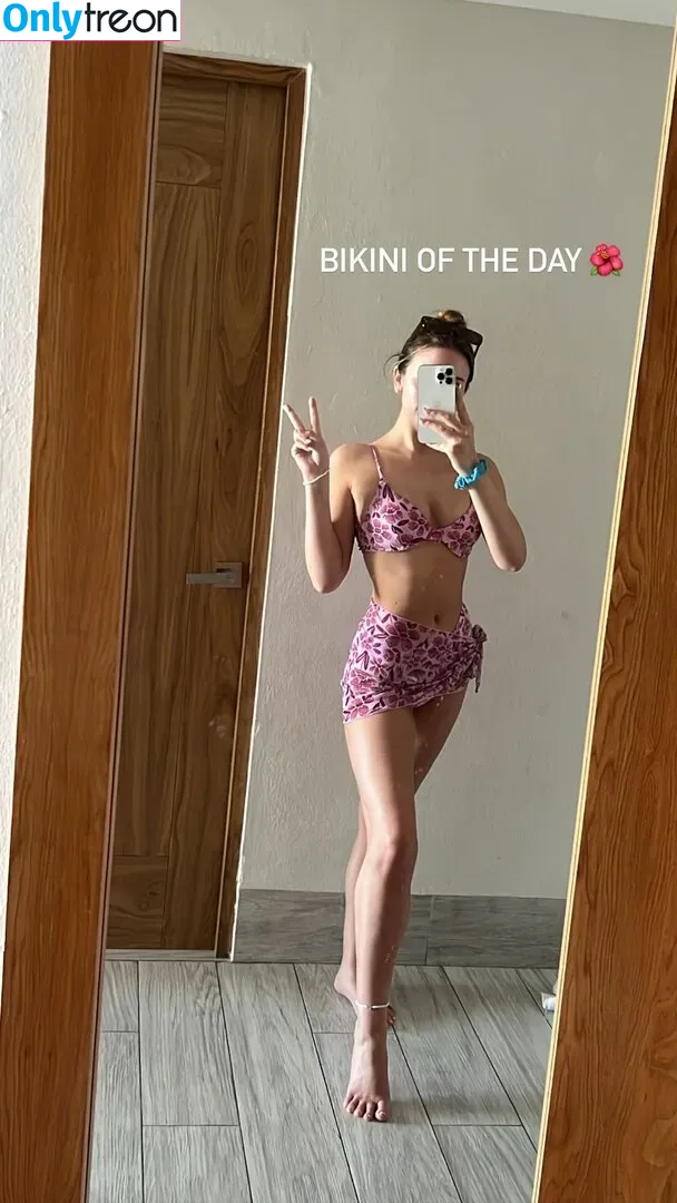 Novaleesi nude photo #0099 (Novaleesi)