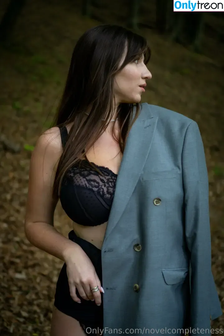 novelcompleteness nude photo #0212 (bookishsoull_)