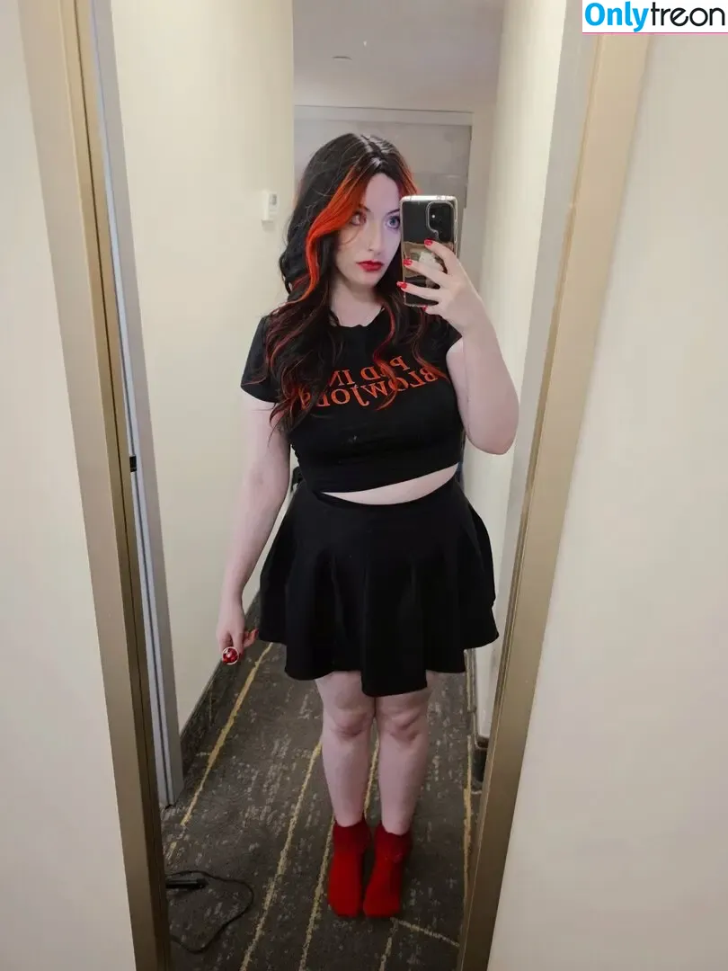 nsfwgoth nude photo #0230 (gothg0blin / nsfwgothicfurry)