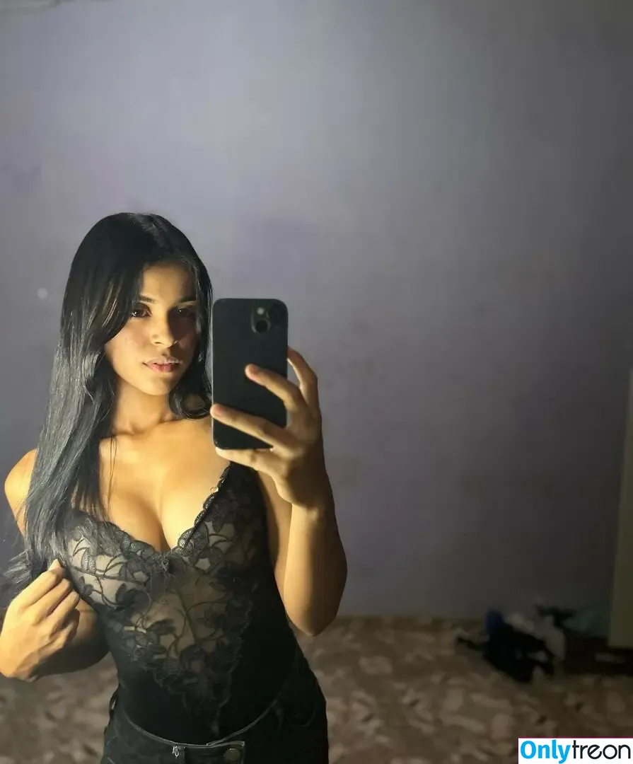 Nubia Ferreira nude photo #0001 (nubia_mecanica)