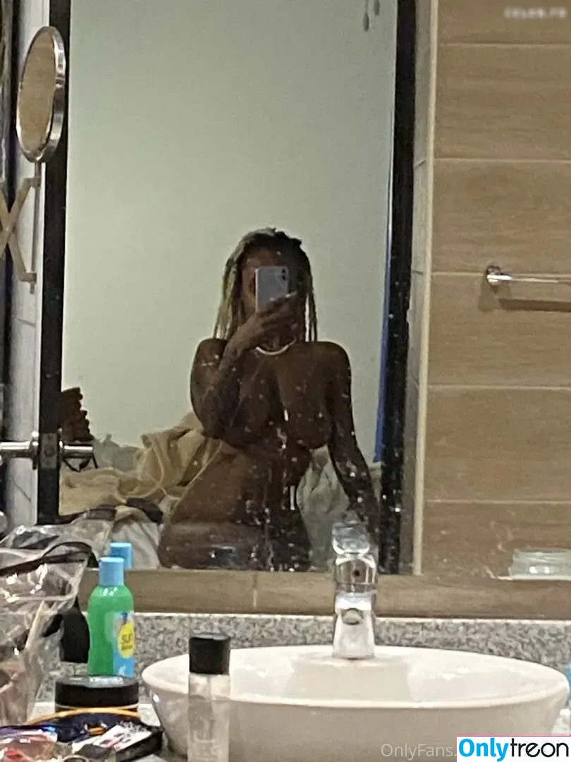 Nura Habib Omer nude photo #0023 (nura)