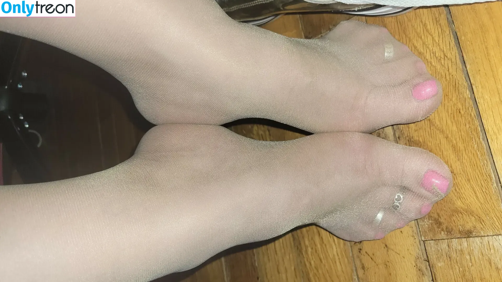 Nylonsandsocks nude photo #0433 (nylon_and_socks)