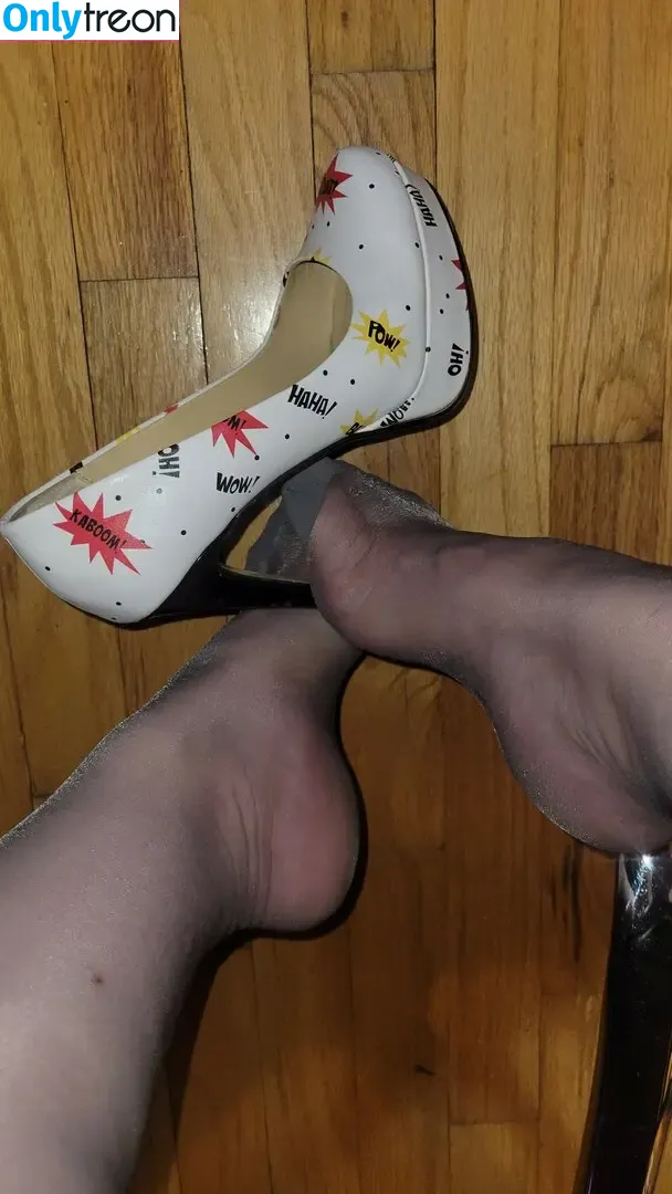 Nylonsandsocks nude photo #0447 (nylon_and_socks)