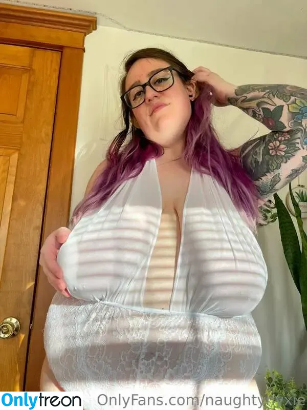 NyxieAssists nude photo #0039 (NaughtyNyxie / Nyxie Knight / nyxieknight)