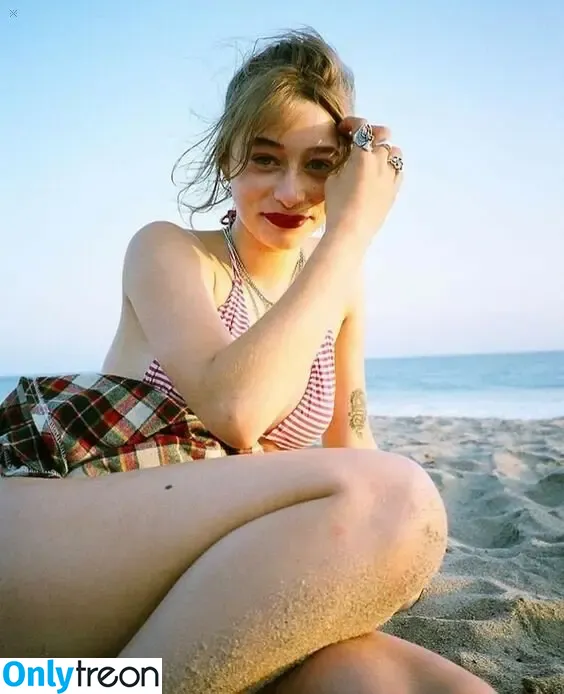 Odessa A’zion nude photo #0004 (odessaazion)