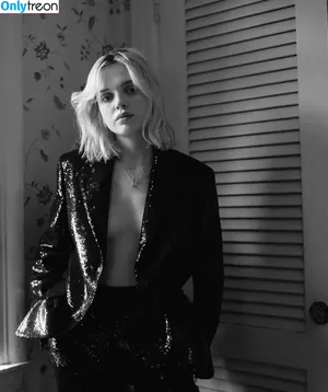 Odessa Young / ohthatsodessa nude photo #0024
