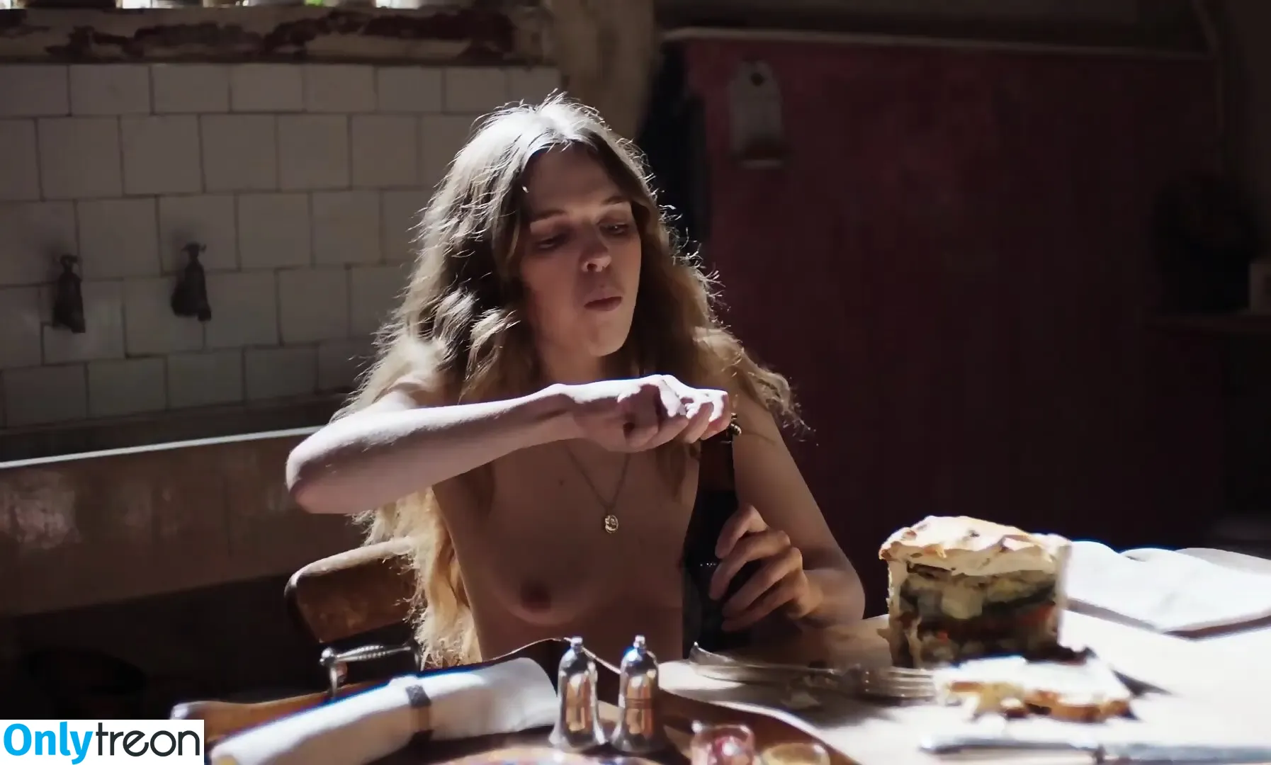 Odessa Young nude photo #0026 (ohthatsodessa)