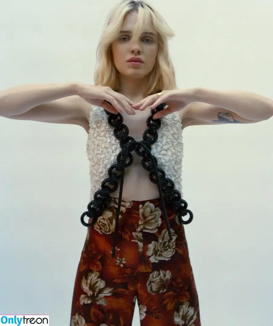 Odessa Young nude photo #0029 (ohthatsodessa)