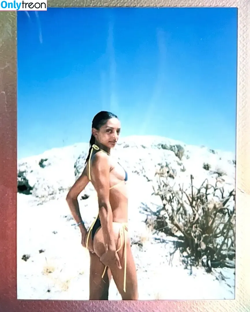 Official.Anaiis nude photo #0139 (React girl)