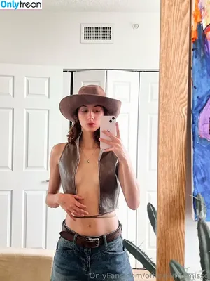  nude photo #0002