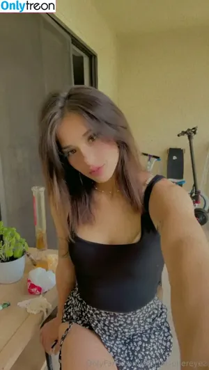 officialsofiereyez / theonlysofiereyez nude photo #0006