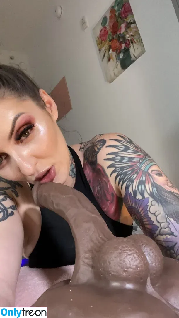 OftenElle nude photo #0009 (OftenElle)