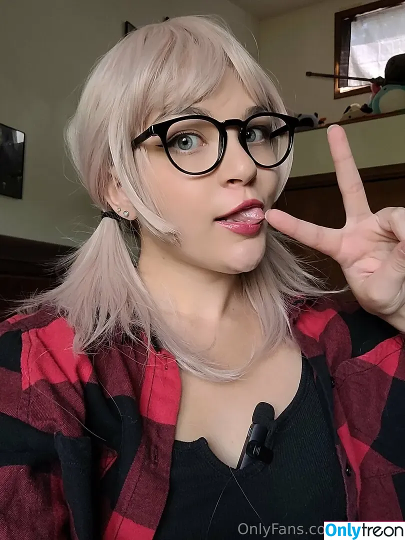 ohwelltea nude photo #0012 (ohwell.tori)
