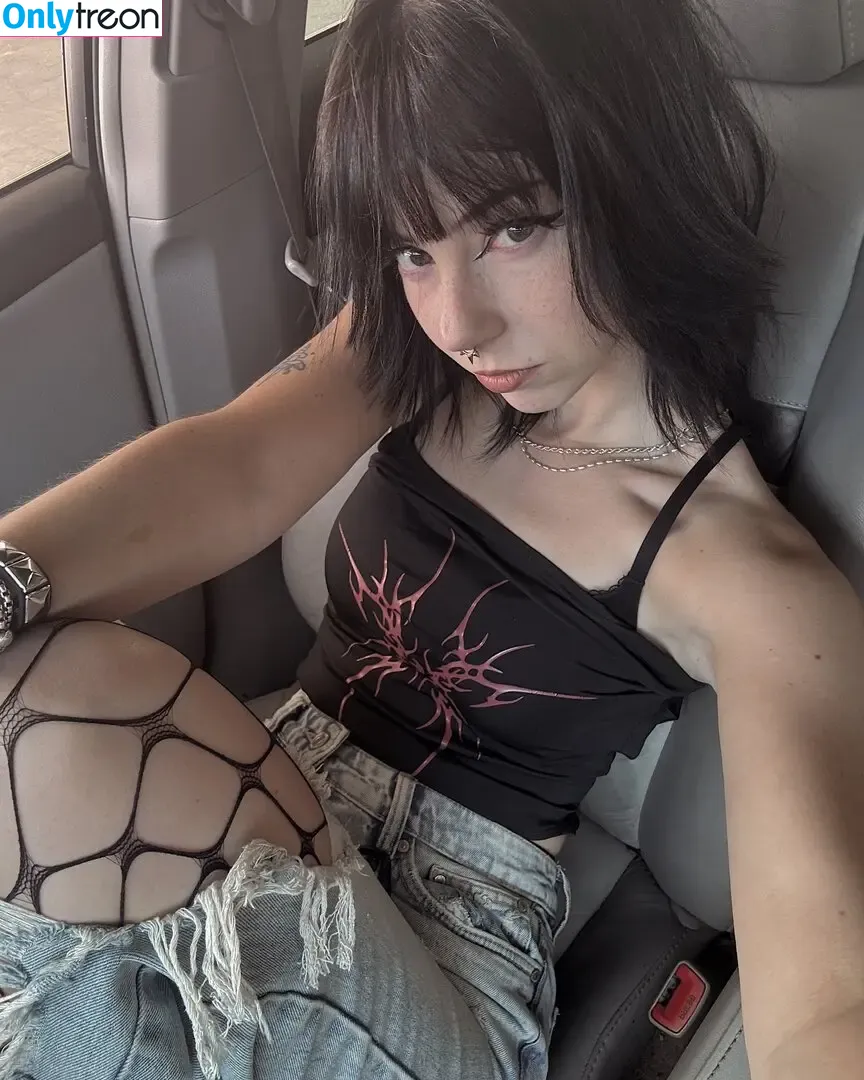 OkayGnomie nude photo #0055 (OkayGnomie)