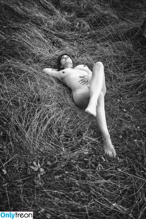 Olenka Che / Phdpics / Philippe D. nude photo #0031