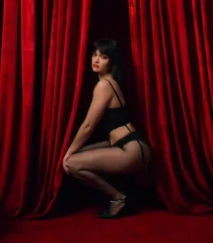 Olivia Cooke / livkatecooke nude photo #0005