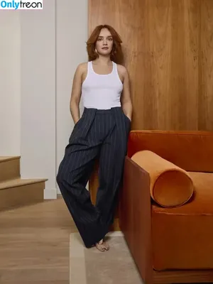 Olivia Cooke / livkatecooke nude photo #0711