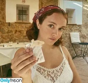Olivia Cooke / livkatecooke nude photo #0717