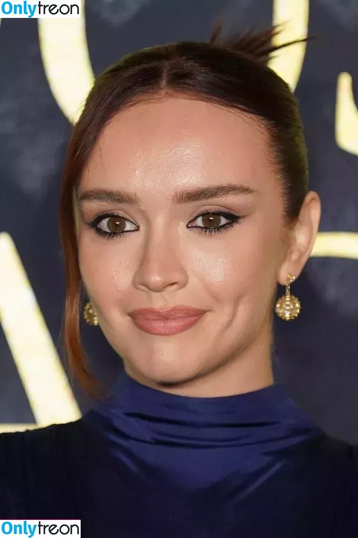Olivia Cooke nude photo #0396 (livkatecooke)