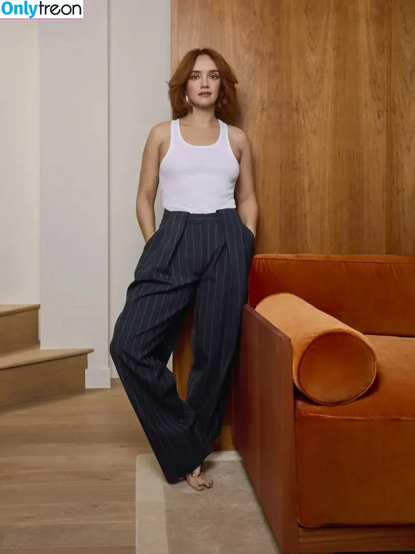 Olivia Cooke nude photo #0711 (livkatecooke)