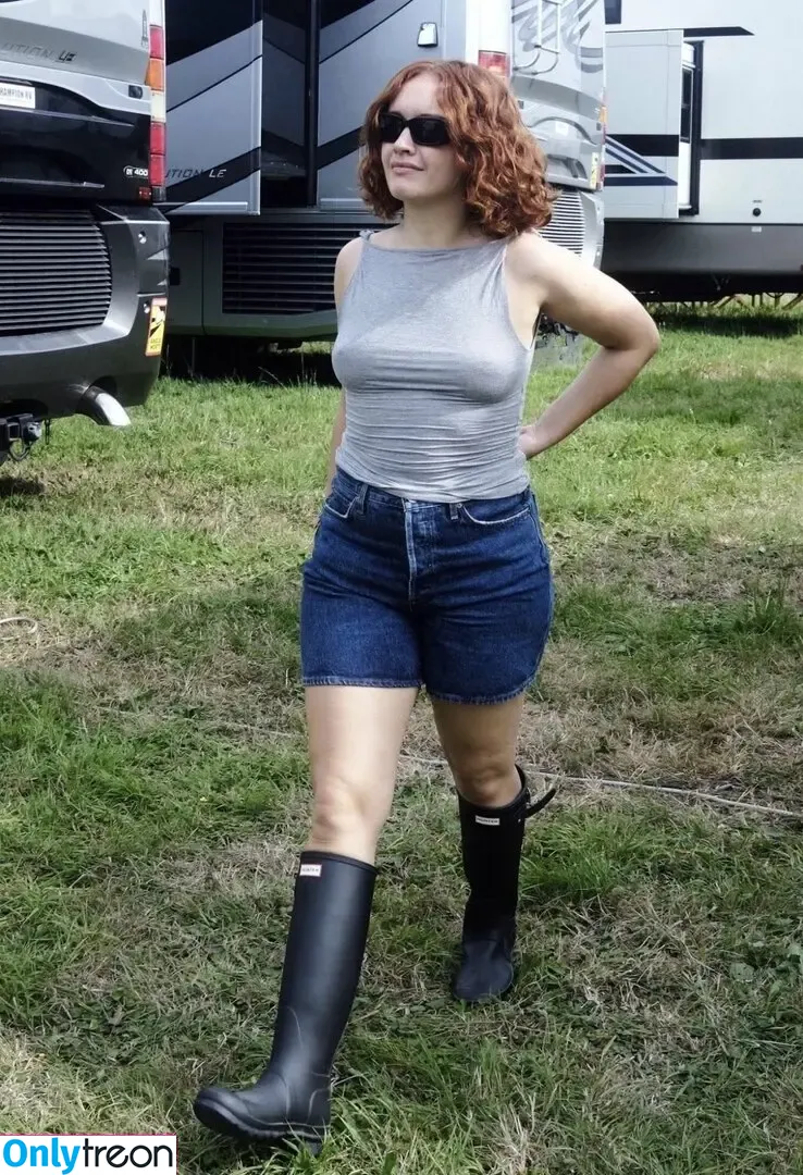 Olivia Cooke nude photo #0715 (livkatecooke)