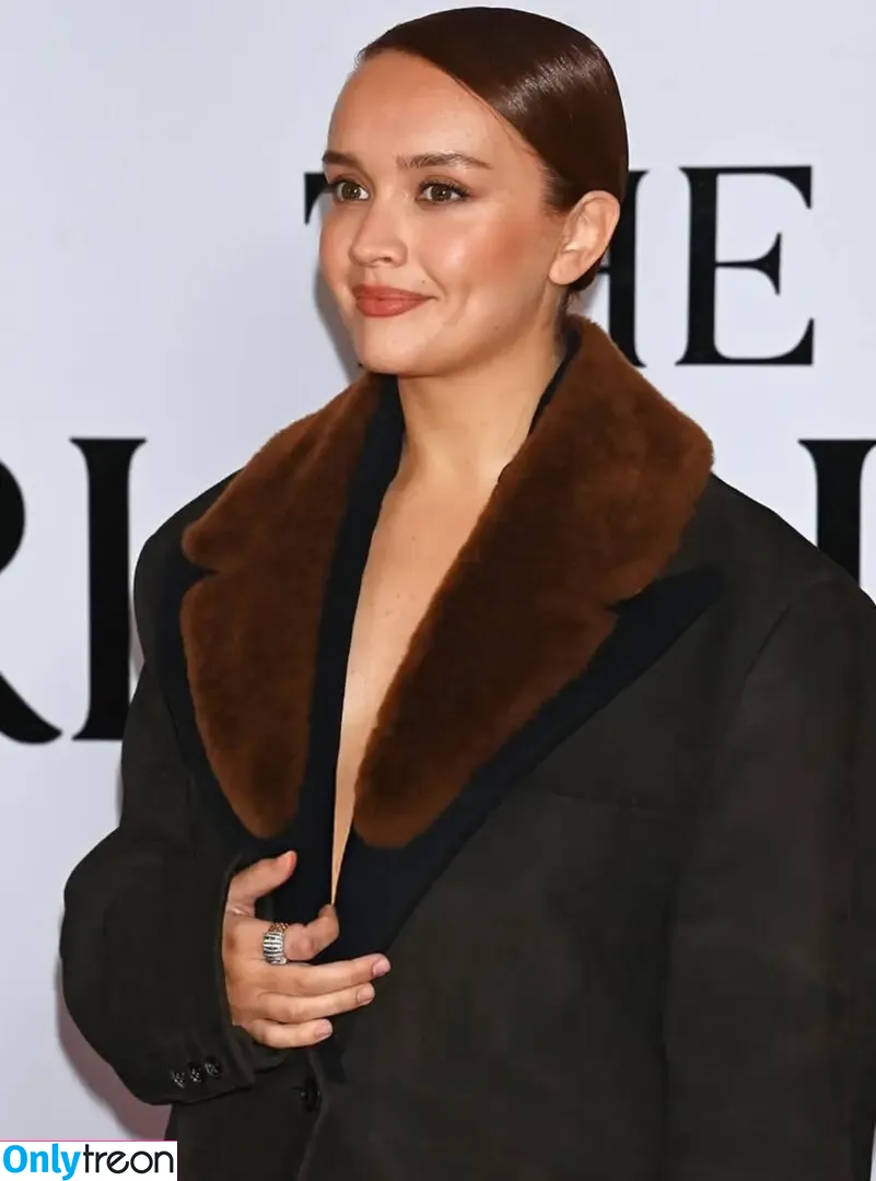 Olivia Cooke nude photo #0739 (livkatecooke)